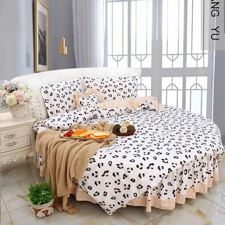 Chic Circular Bedding Collections for Trendy Tween and Teen Girls in Vibrant Hues