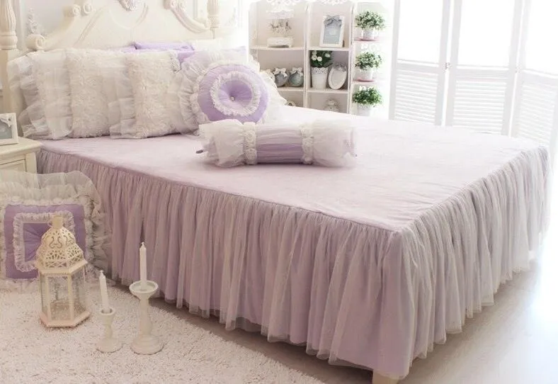 Elegant 3D Rose Pattern White Wedding Bedding Set for a Romantic Bedroom Retreat