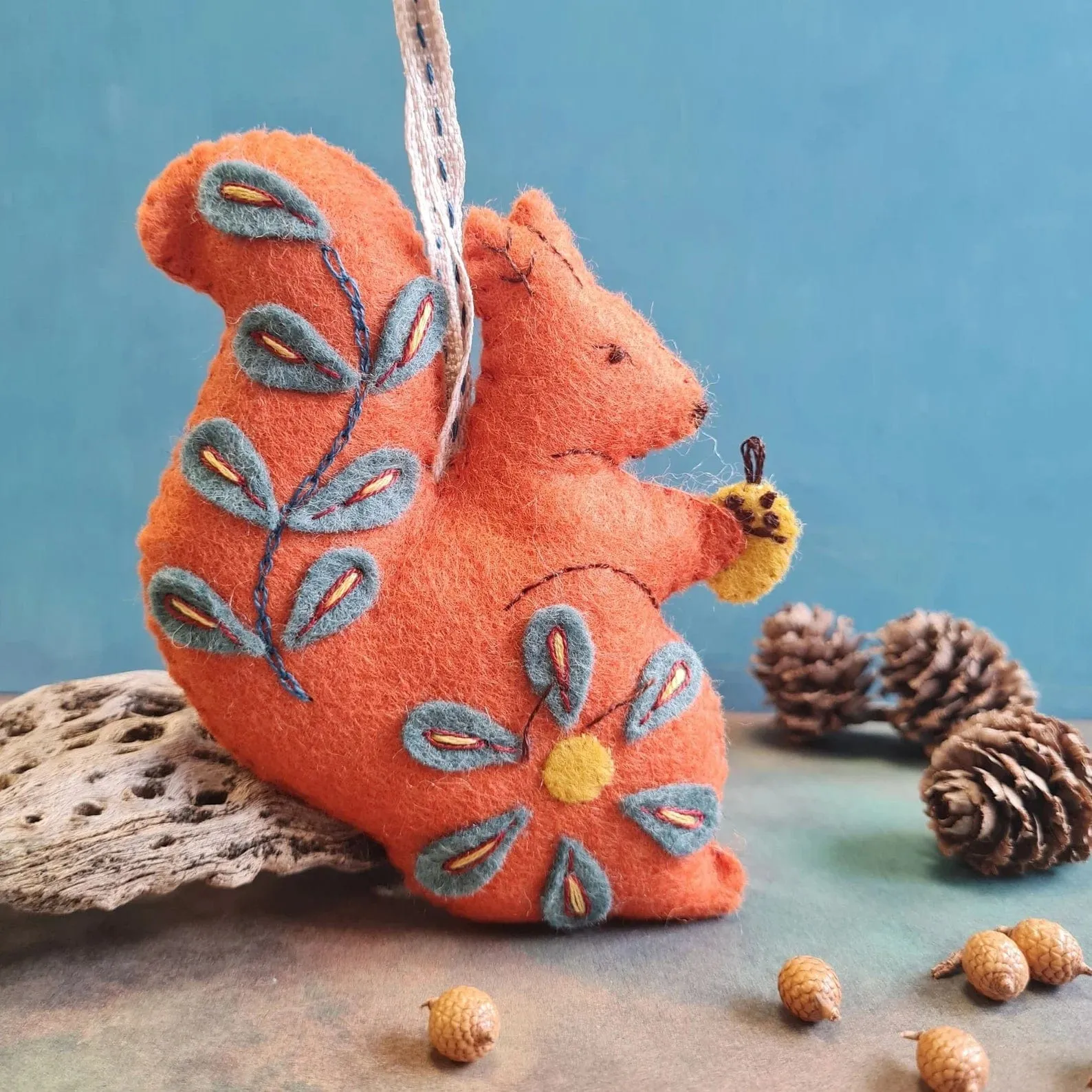 Folk Squirrel Ornament - Corinne Lapierre Embroidery Kit