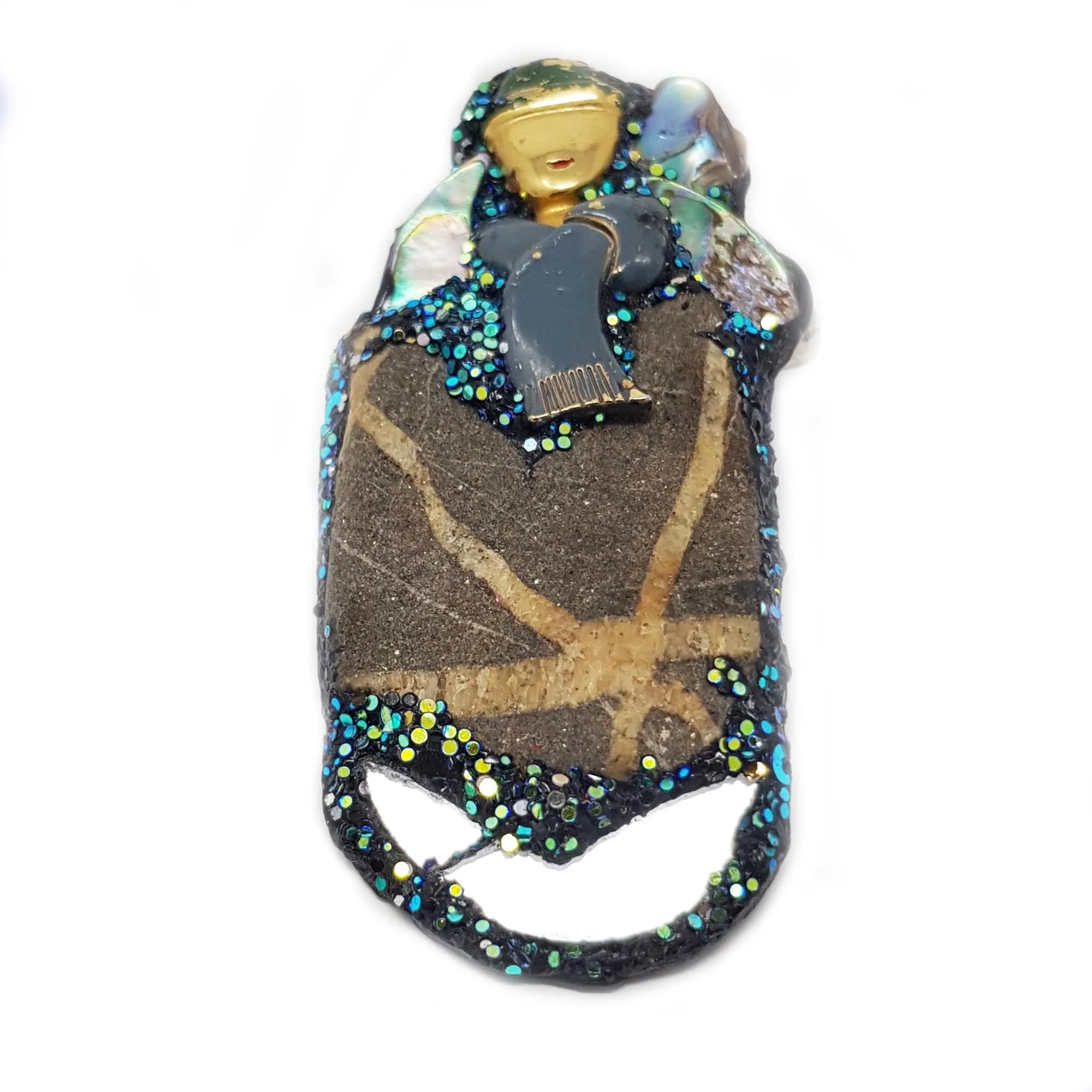 XQUISITE BROOCH, 2011
